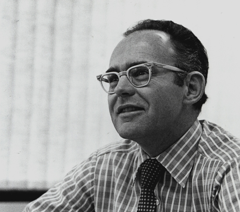 Gordon Moore, Intel Co-Founder, Dies at 94