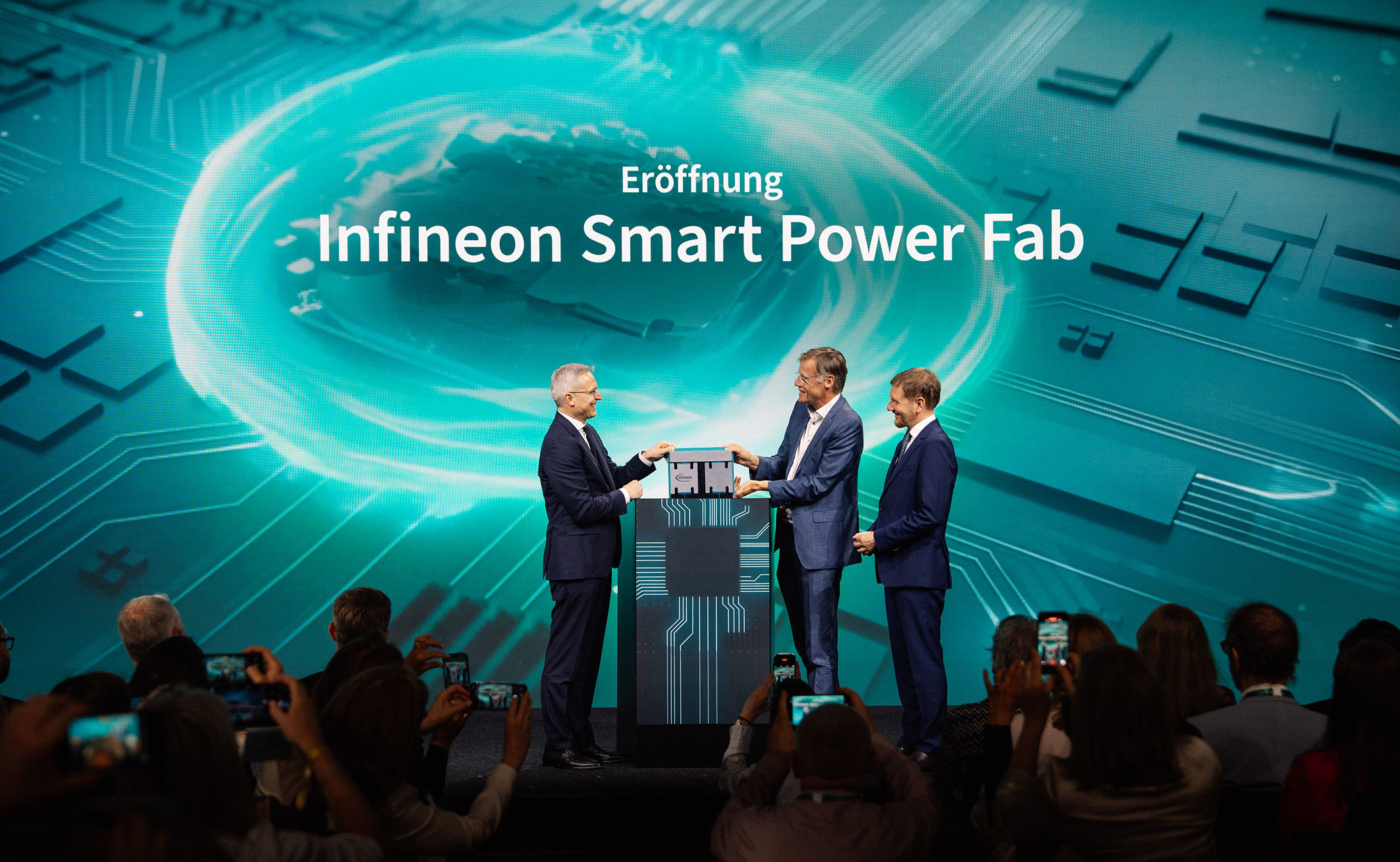 Infineon Opens the World's Largest Fab for Power Semiconductors and Analog/Mixed-Signal Technologies in Dresden